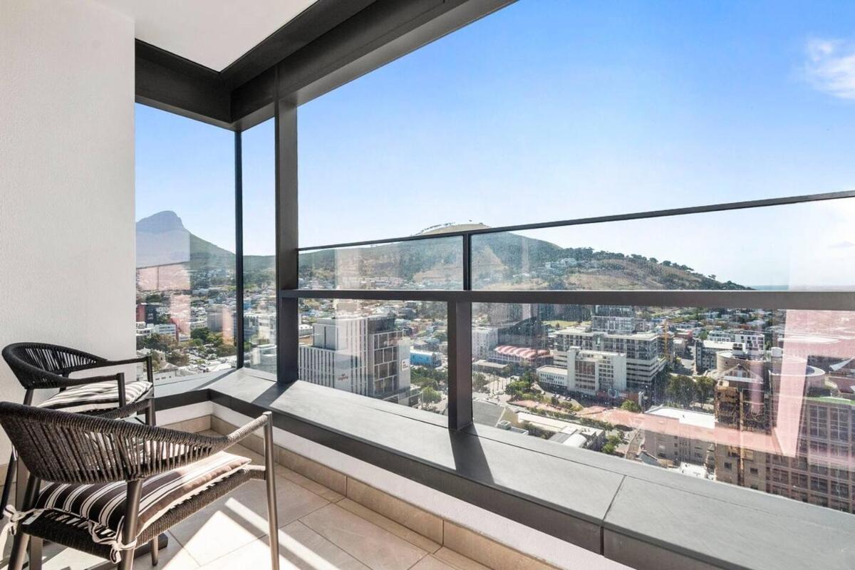 Exquisite 2 Bedroom Penthouse At The Rubik Apartment